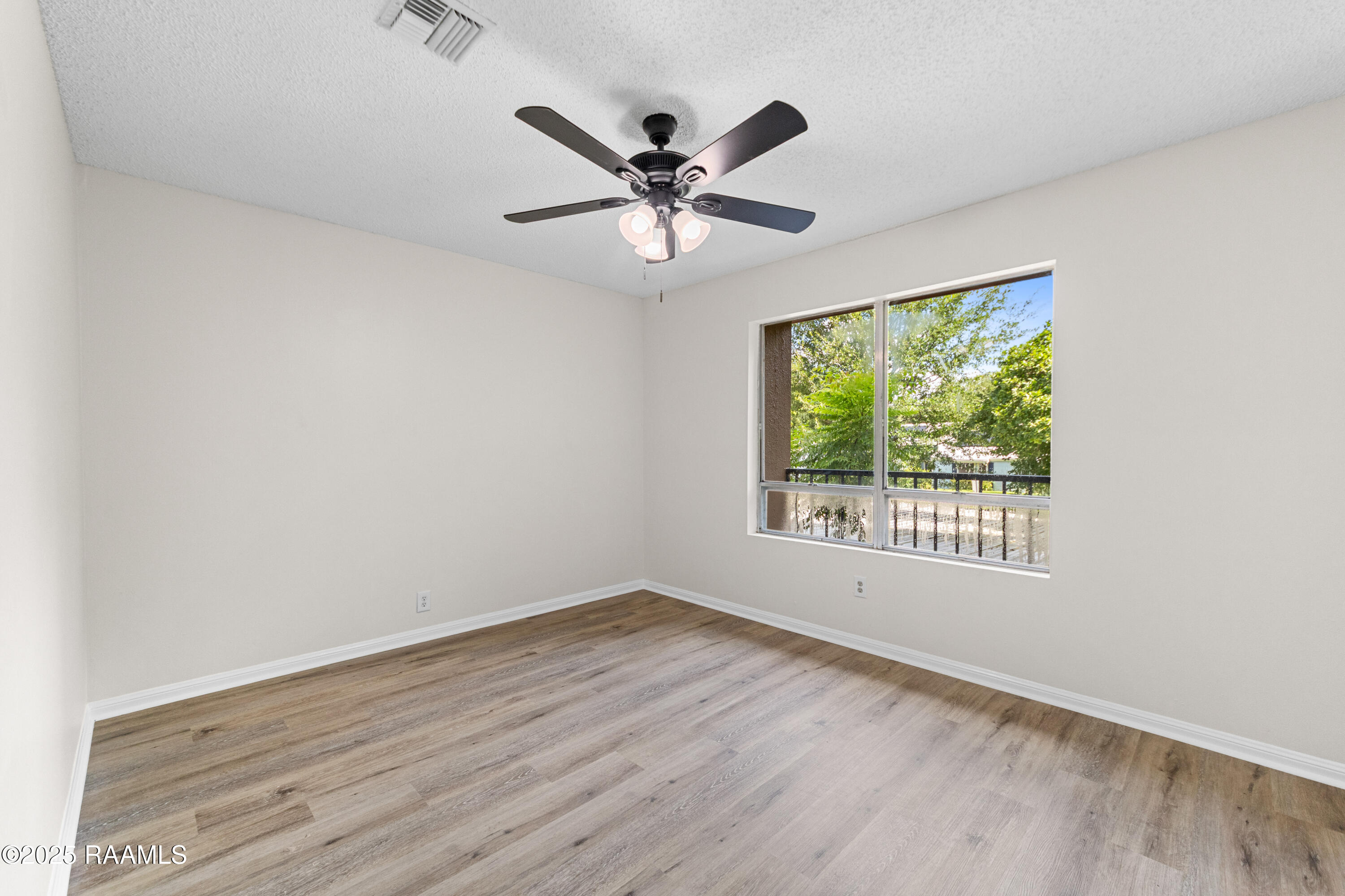 313 Sidney Martin Road Lafayette, LA 70507 - Photo 17 of 22 313 Sidney Martin-50