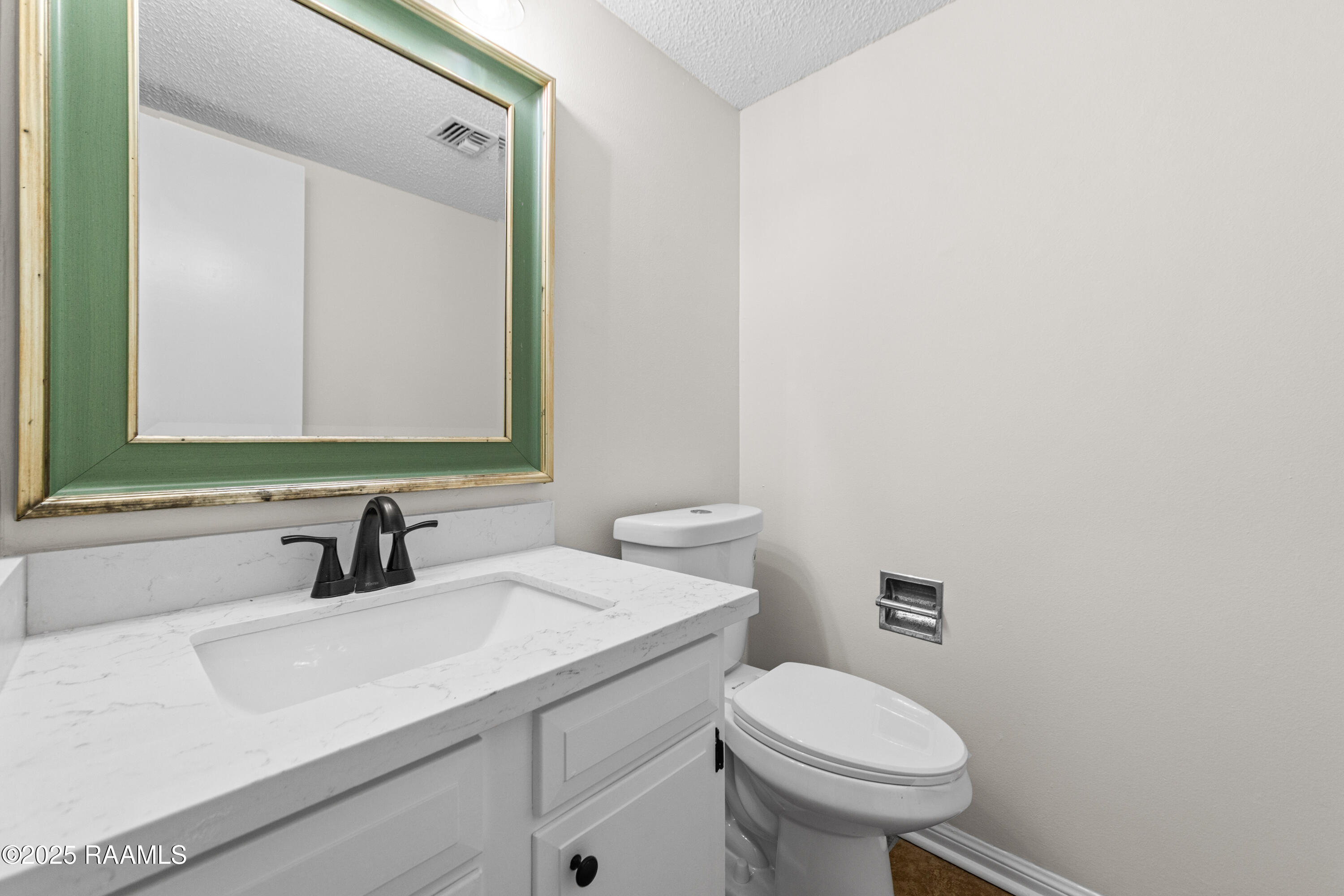 313 Sidney Martin Road Lafayette, LA 70507 - Photo 9 of 22 313 Sidney Martin-35