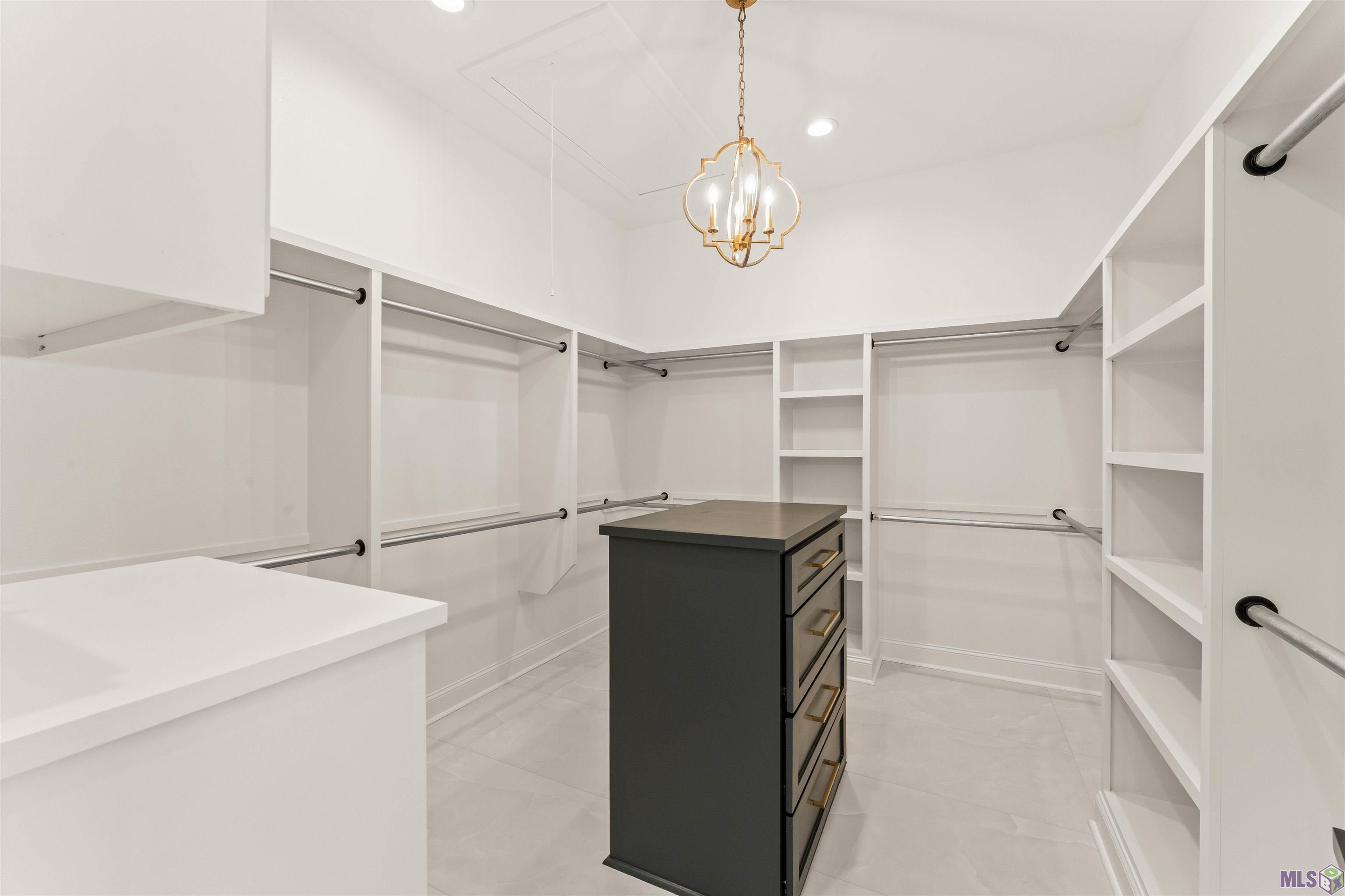 9189 Hillon Hood Road Denham Springs, LA 70726 - Photo 25 of 41 Separate Primary Bath Closet(S)