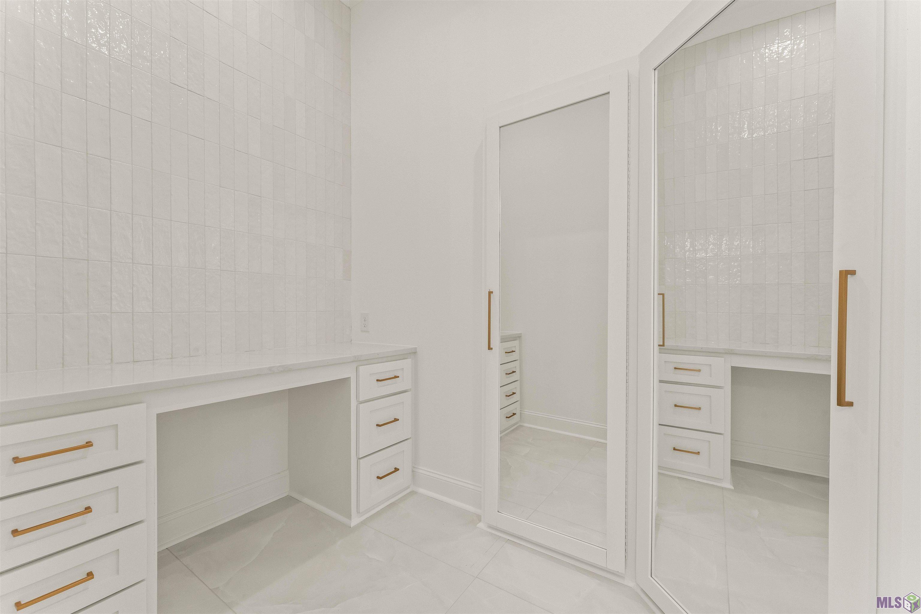 9189 Hillon Hood Road Denham Springs, LA 70726 - Photo 27 of 41 Make-Up/Dressing Room