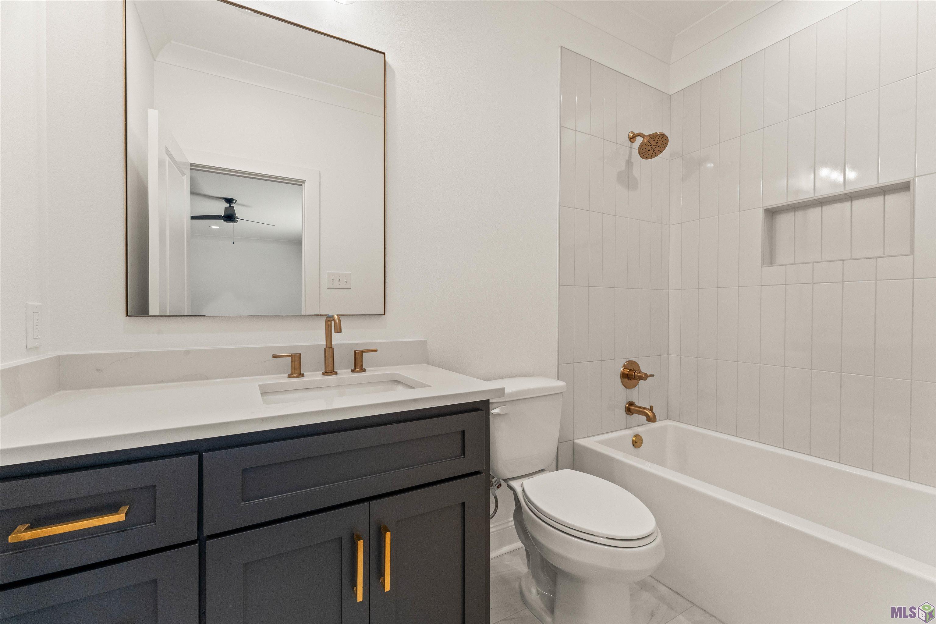 9189 Hillon Hood Road Denham Springs, LA 70726 - Photo 33 of 41 2 FULL BATHROOMS UPSTAIRS !