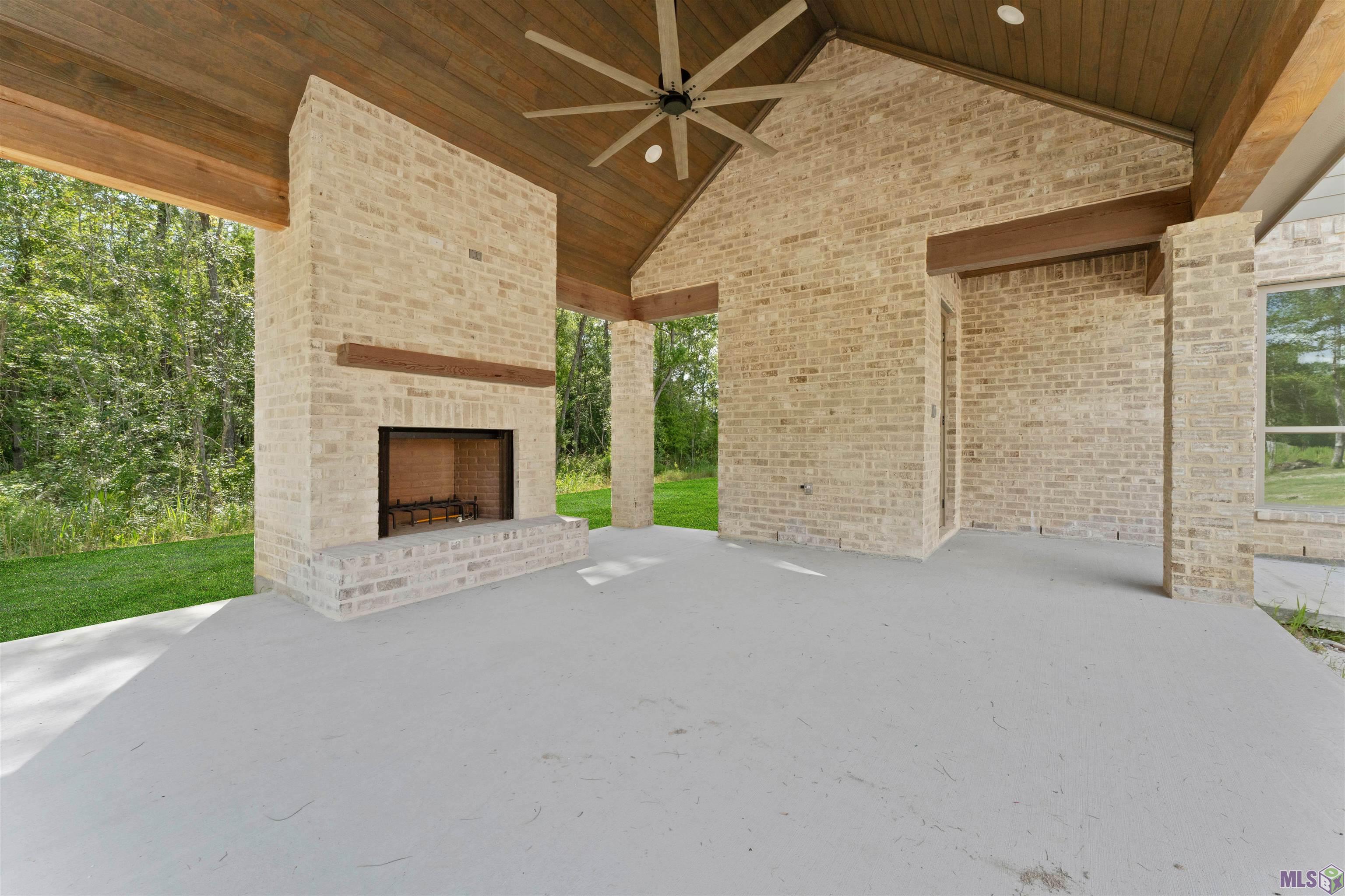 9189 Hillon Hood Road Denham Springs, LA 70726 - Photo 34 of 41 Outdoor Living Like No Other !