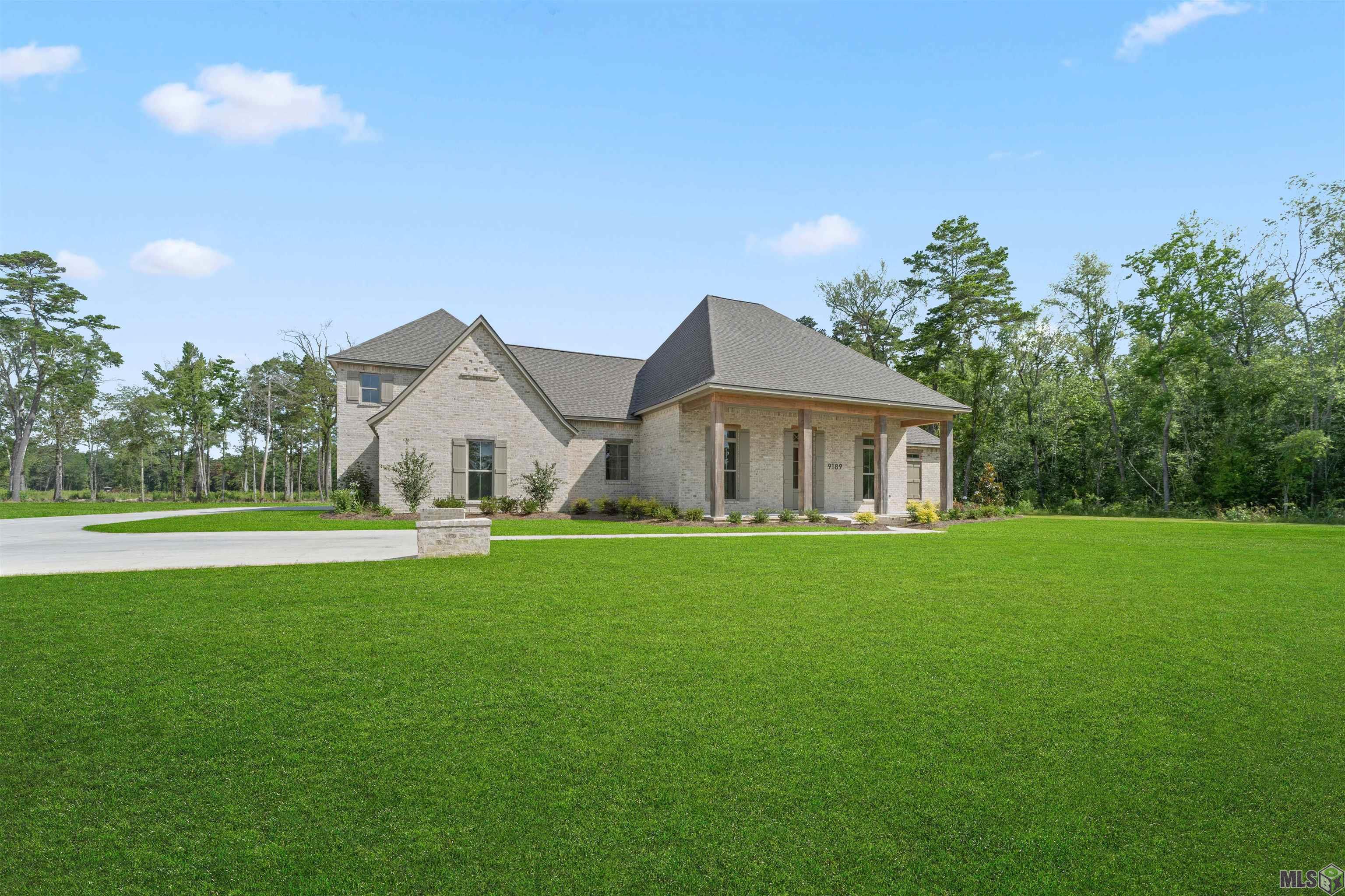 9189 Hillon Hood Road Denham Springs, LA 70726 - Photo 4 of 41 1.41 ACRES & Tons of Extra Concrete for Parking !
