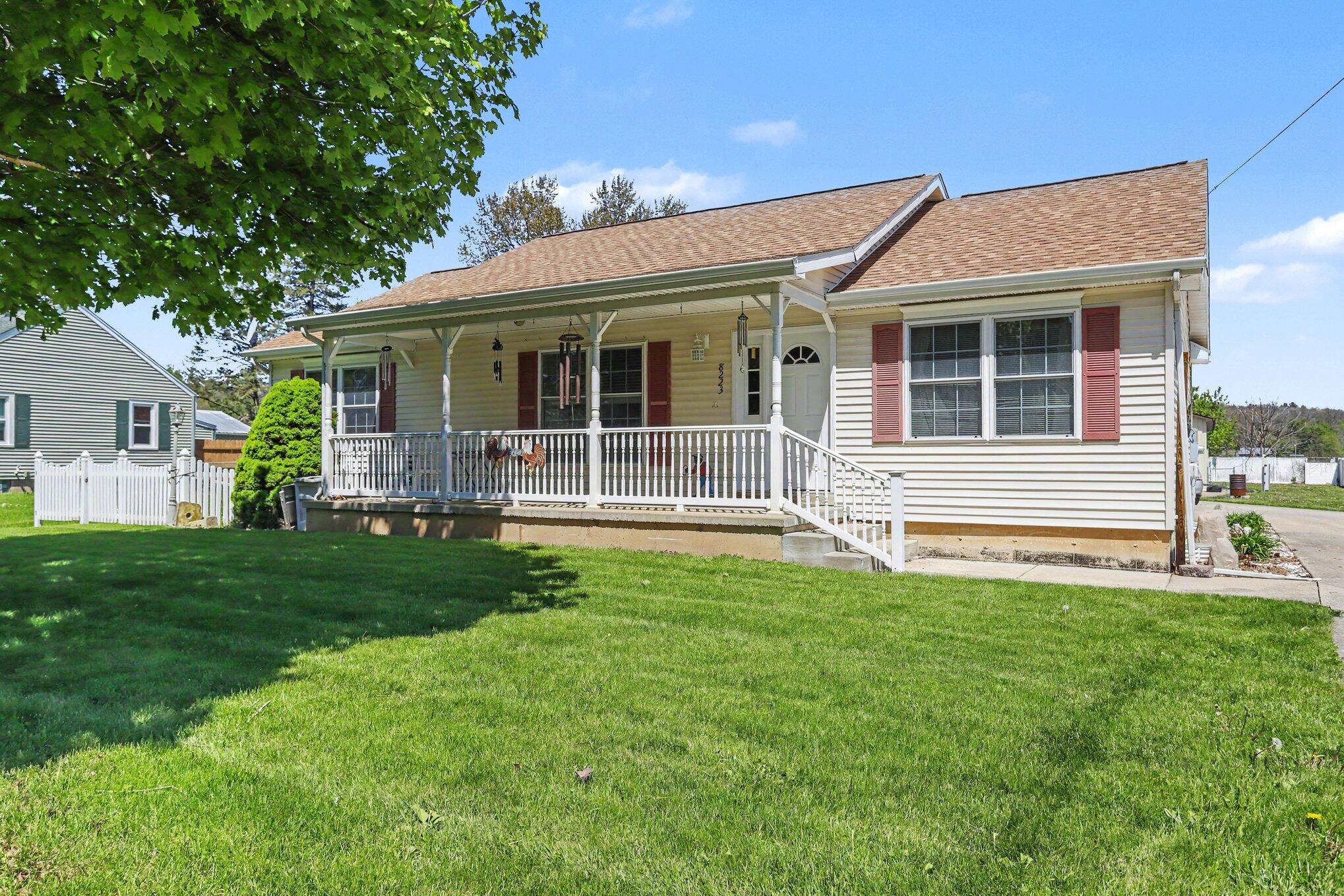 8223 Calvin Road Battle Creek, MI 49017 - Photo 3 of 19 003_file_6156