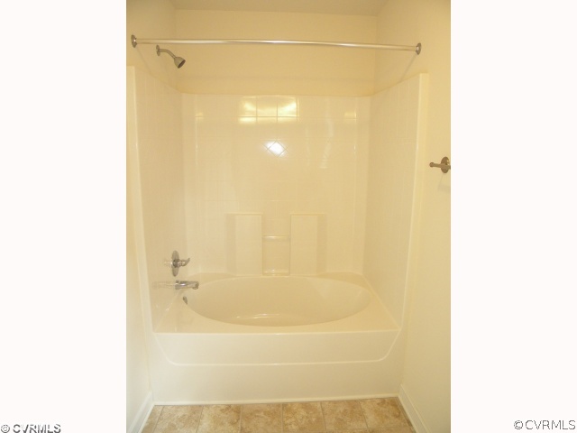 5715 Courthouse Road Prince George, VA 23875 - Photo 8 of 12 Master Bath - Oversized tub.
