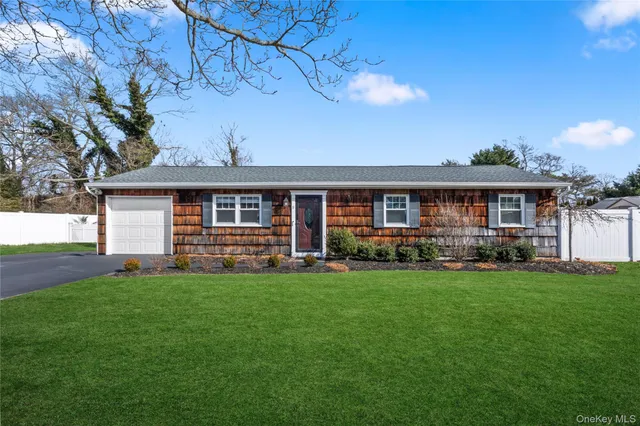 $599,000 | 9 Golf Course Road, Bellport, NY 11713