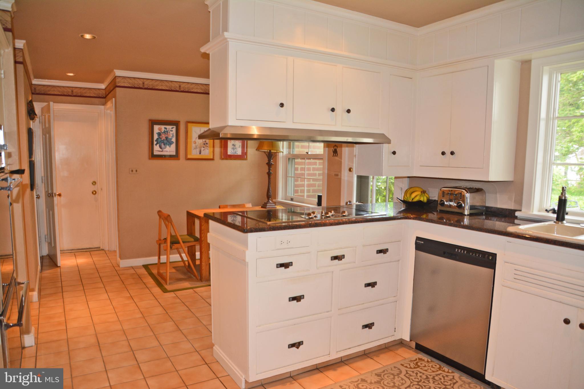 1505 Hillcrest Road Lancaster, PA 17603 - Photo 13 of 64 Kitchen and Breakfast Nook