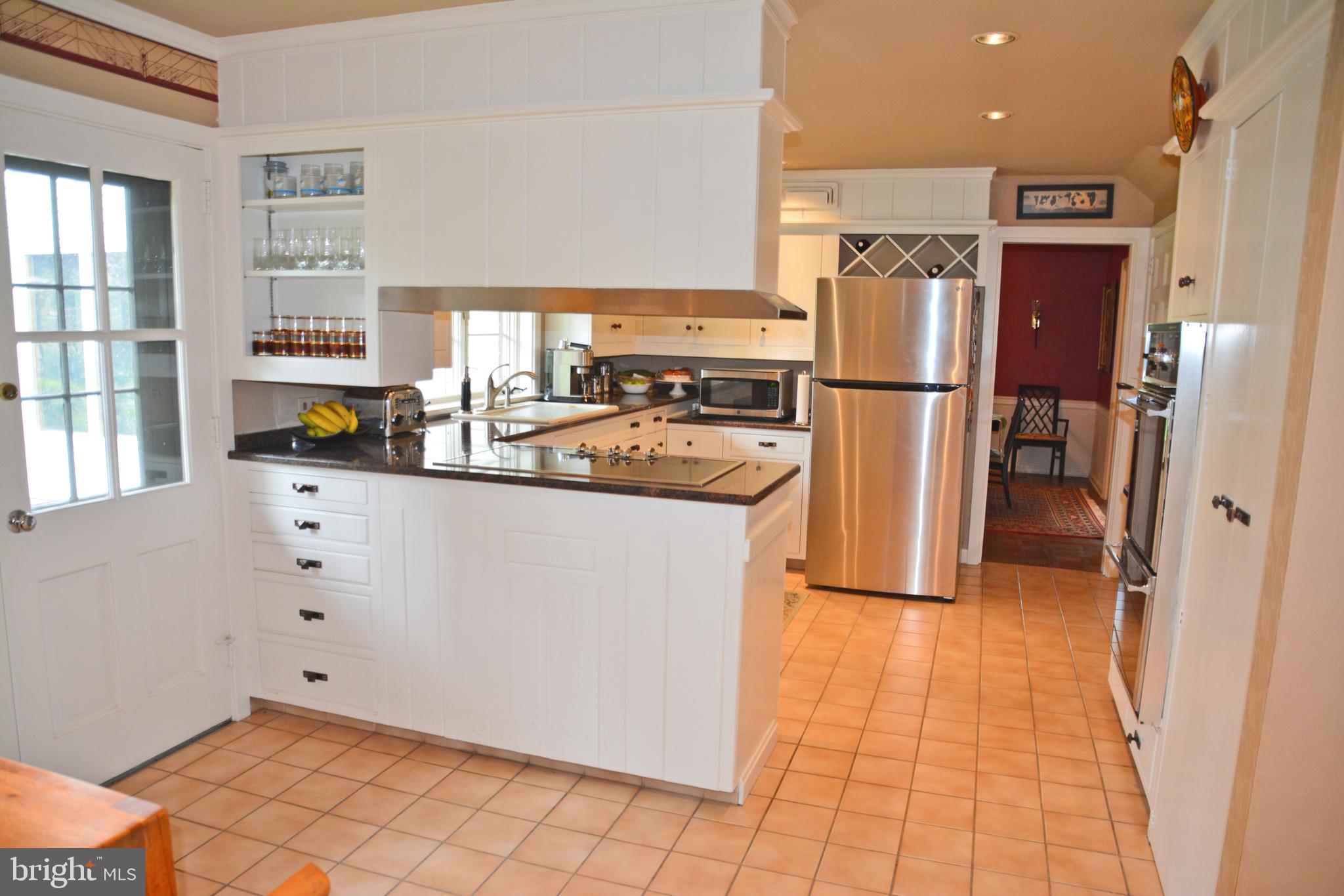 1505 Hillcrest Road Lancaster, PA 17603 - Photo 15 of 64 Kitchen from Breakfast Nook