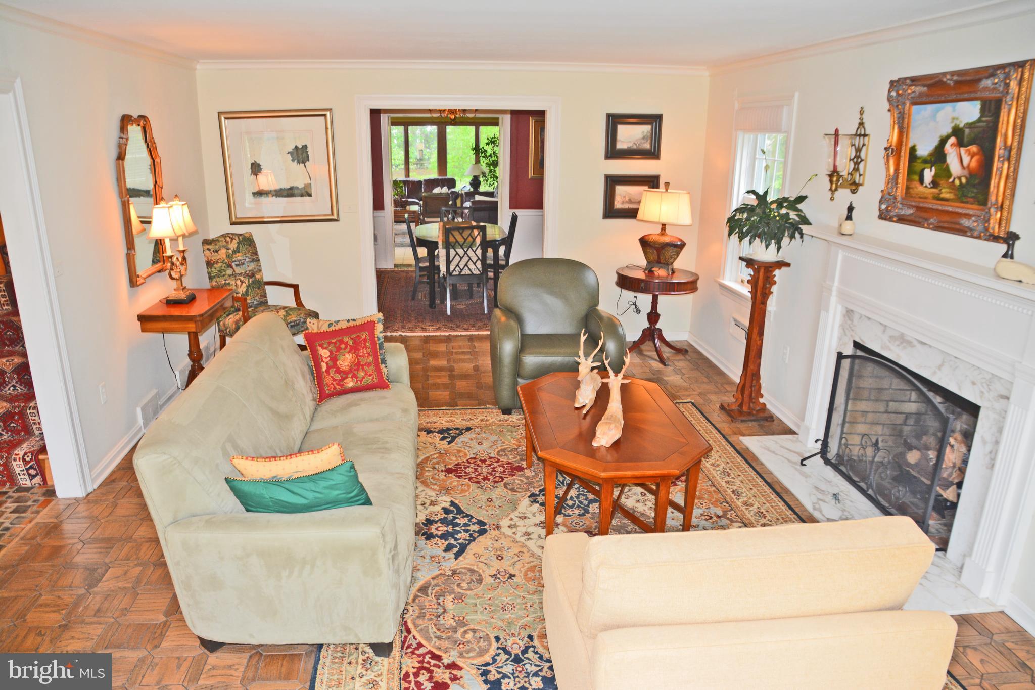 1505 Hillcrest Road Lancaster, PA 17603 - Photo 25 of 64 Living Room from Bay Window
