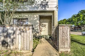 10763 Sandpiper Drive Houston, TX 77096 - Photo 2 of 26