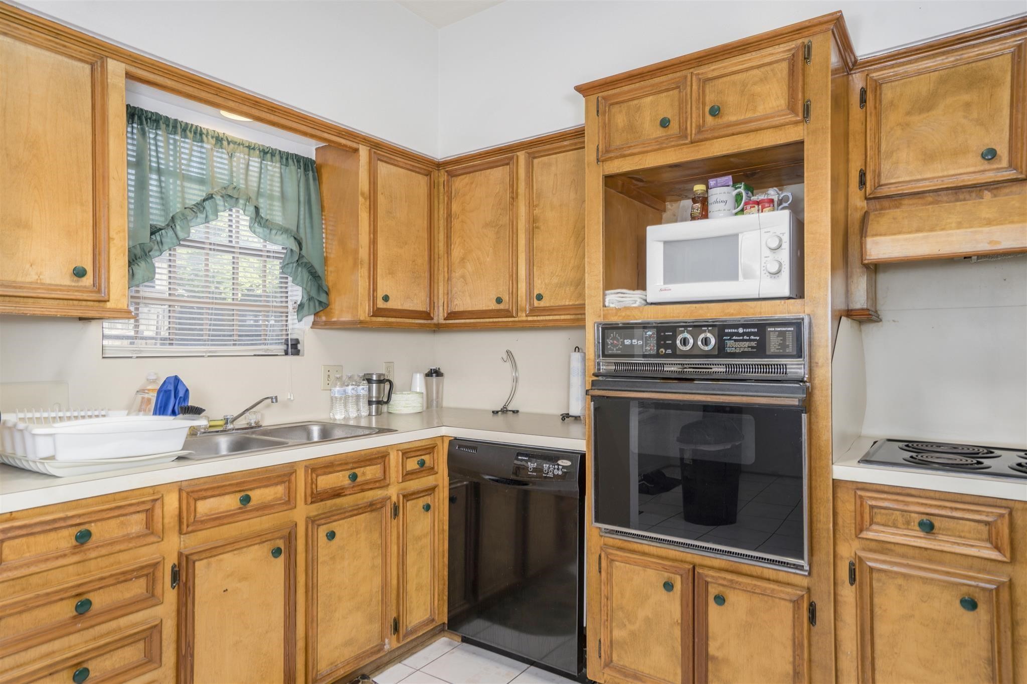 10763 Sandpiper Drive Houston, TX 77096 - Photo 4 of 26