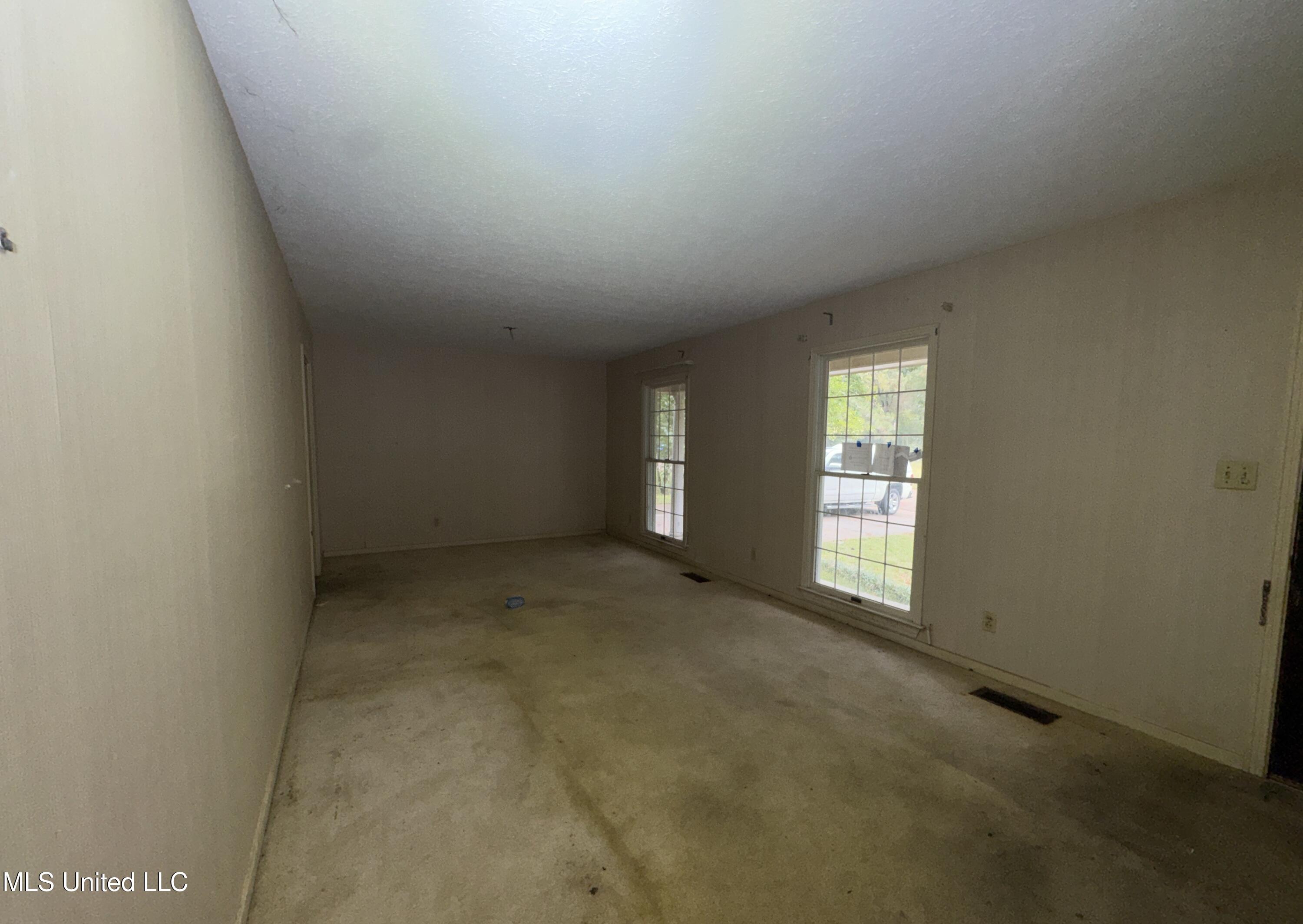 3143 Revere Street Jackson, MS 39212 - Photo 6 of 12 IMG_6174