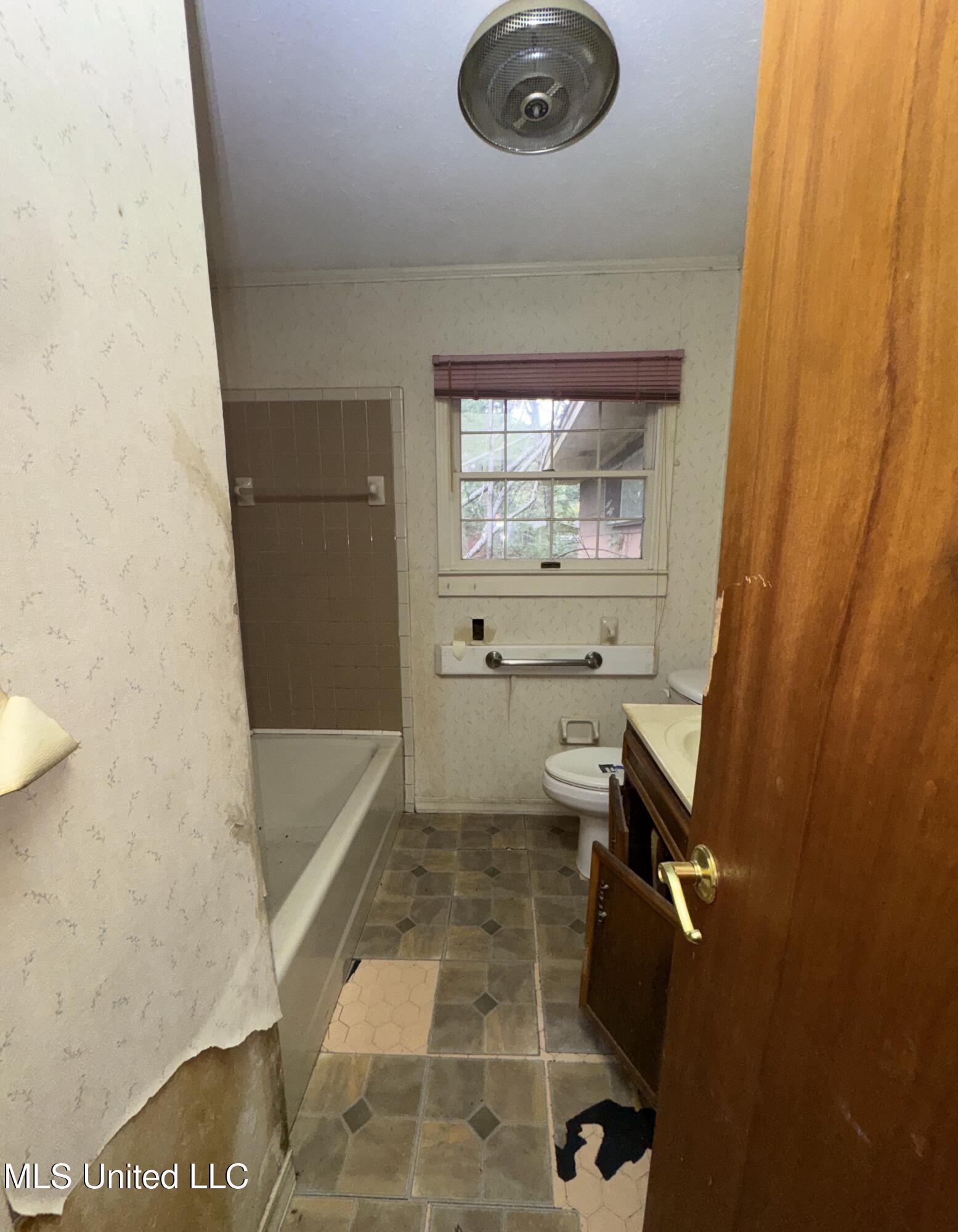 3143 Revere Street Jackson, MS 39212 - Photo 7 of 12 IMG_6175