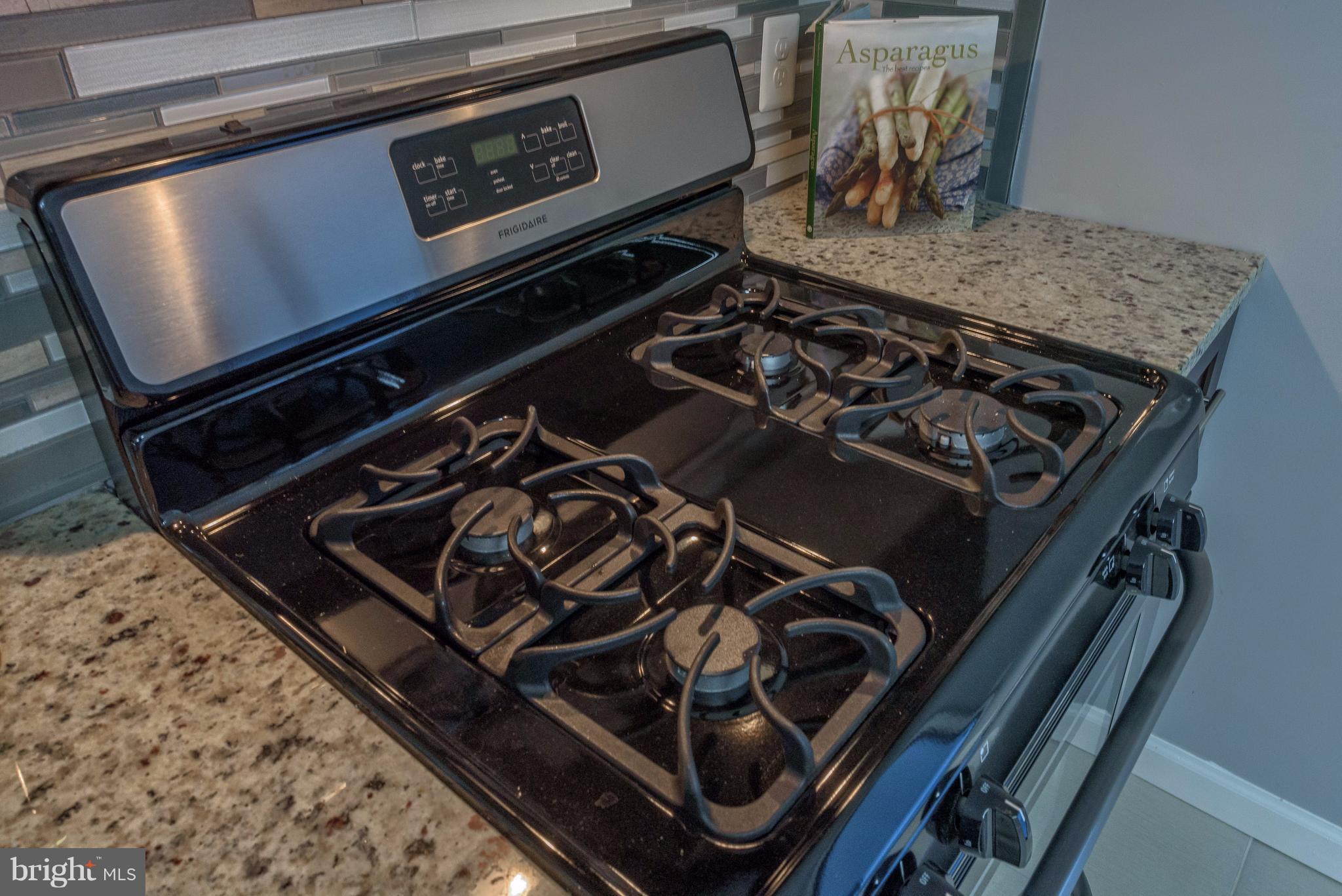 451 Old Home Road Baltimore, MD 21206 - Photo 10 of 28 Kitchen