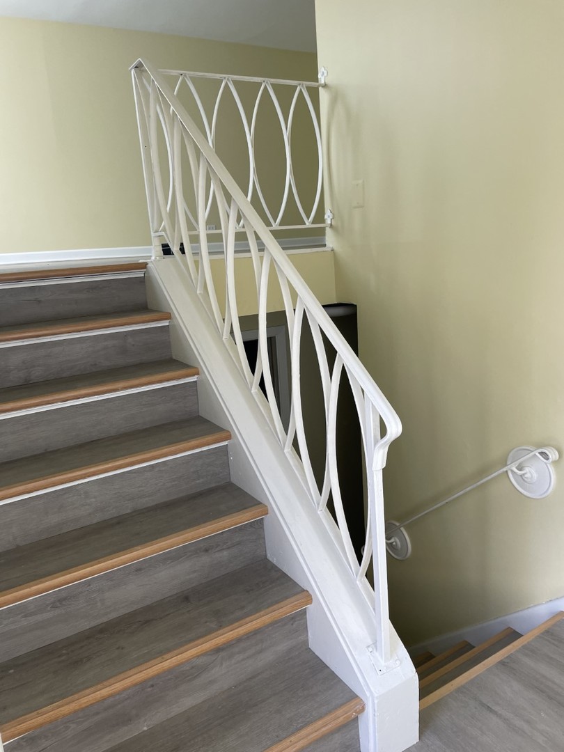 6830 Valley View Road Hanover Park, IL 60133 - Photo 2 of 14 a view of entryway