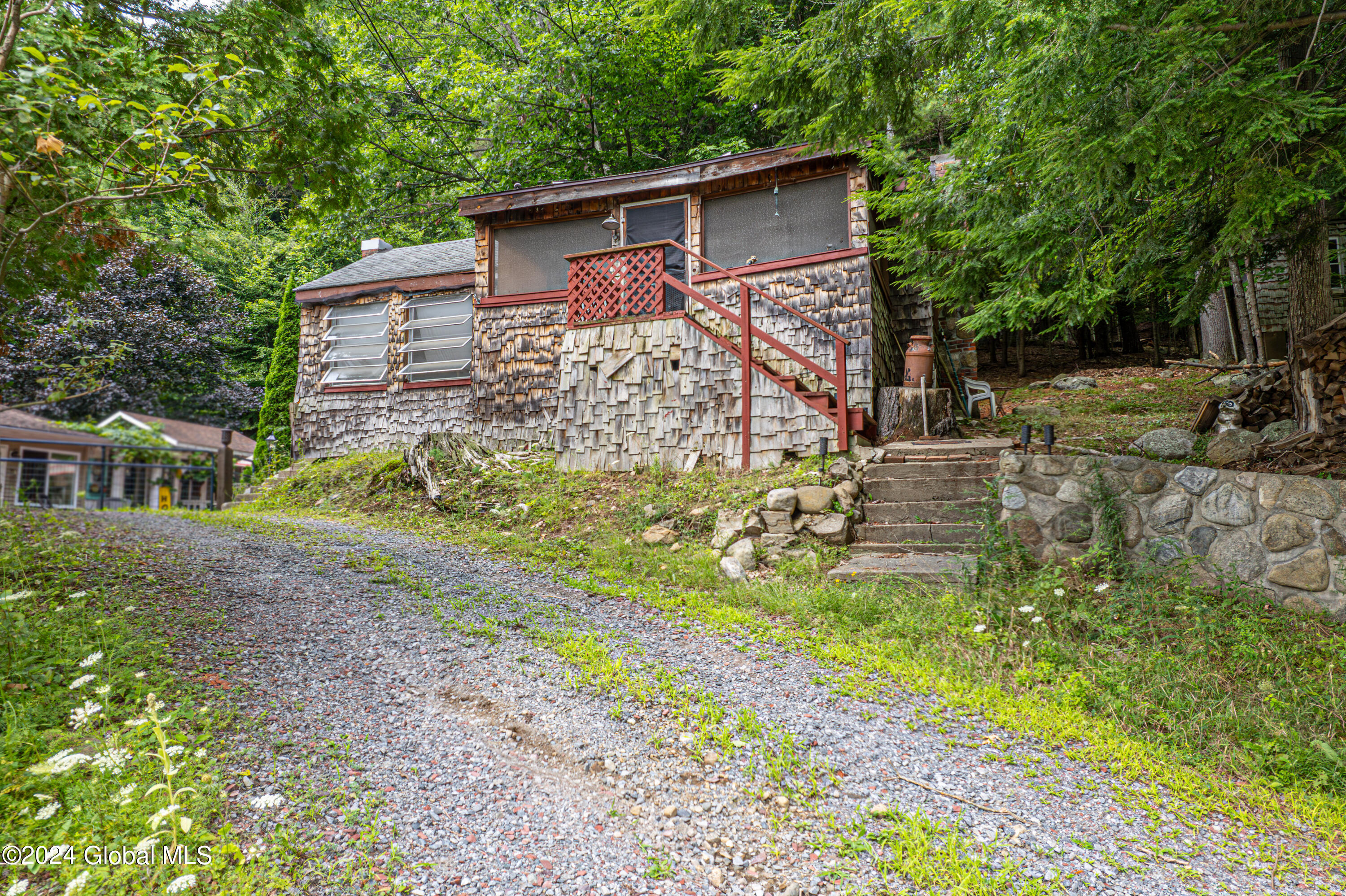 1511 N Shore Rd