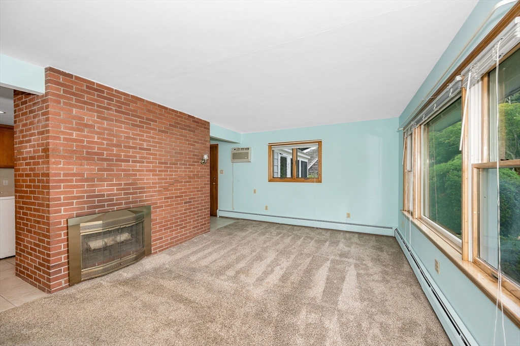 25 Davis Road Methuen, MA 01844 - Photo 10 of 30 Gallery Image 10