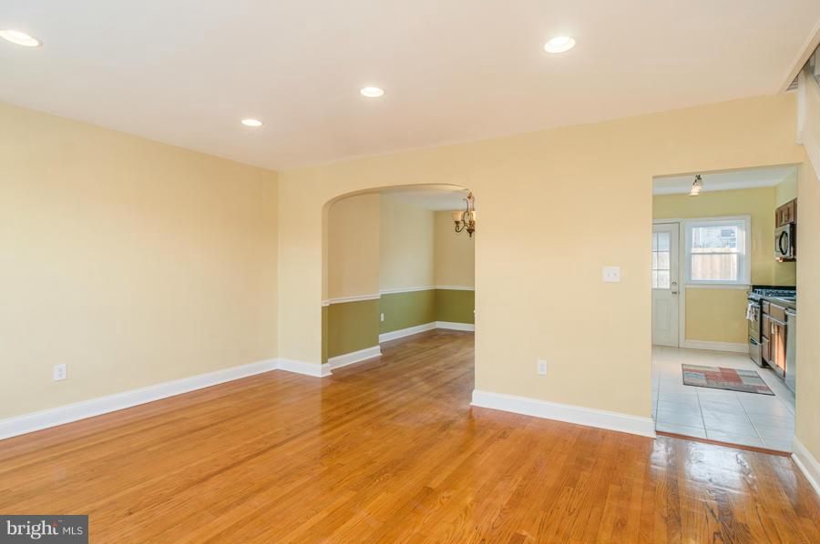 3930 Yolando Road Baltimore, MD 21218 - Photo 3 of 30 Living Room