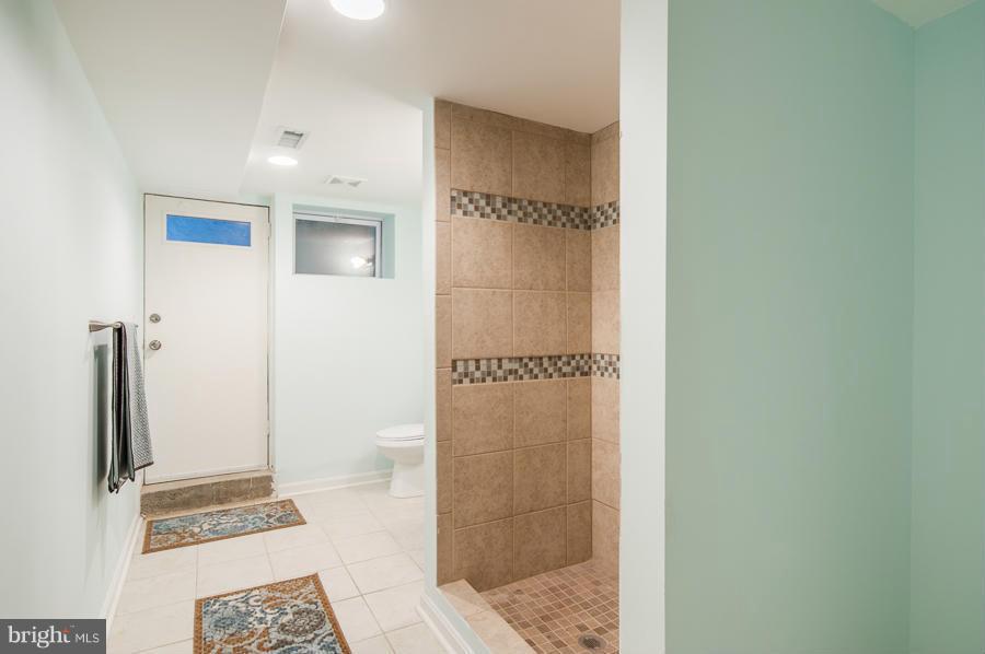 3930 Yolando Road Baltimore, MD 21218 - Photo 22 of 30 Bath