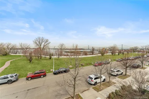 $899,000 | 122-06 Powell Cove Boulevard, Unit 132 | College Point