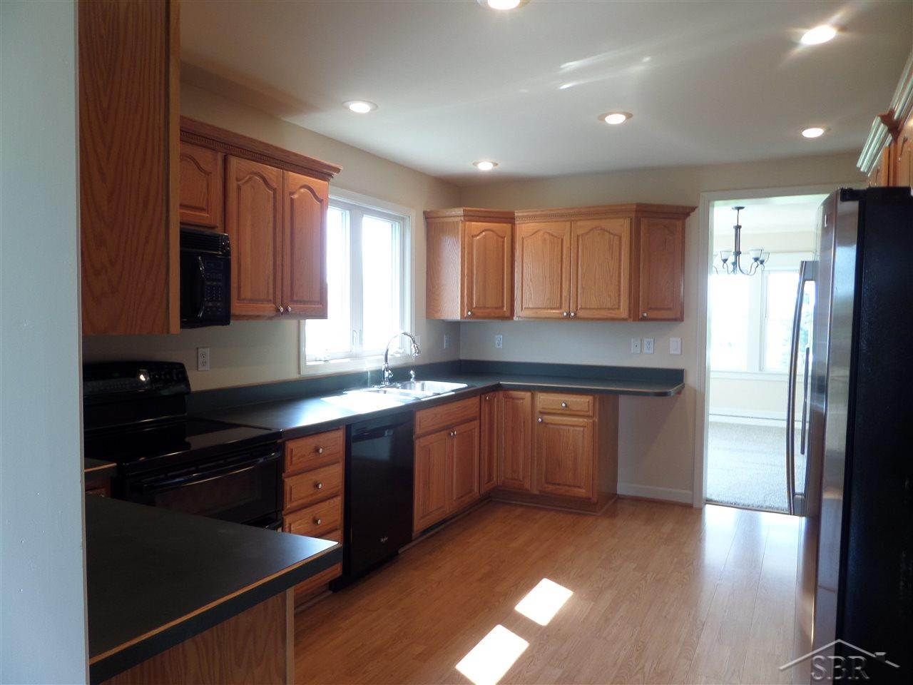 8562 Geddes Road Saginaw, MI 48609 - Photo 6 of 19 31300694-5.JPG