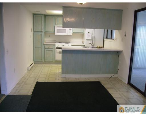 33 B Haddon Road Monroe Township, NJ 08831 - Photo 6 of 13 Gallery Image 6