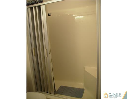 33 B Haddon Road Monroe Township, NJ 08831 - Photo 10 of 13 Gallery Image 10