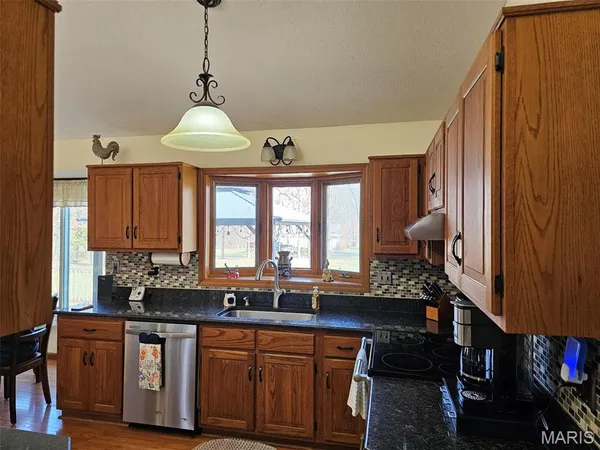 $450,000 | 12051 Vista Drive, Wright City, MO 63390