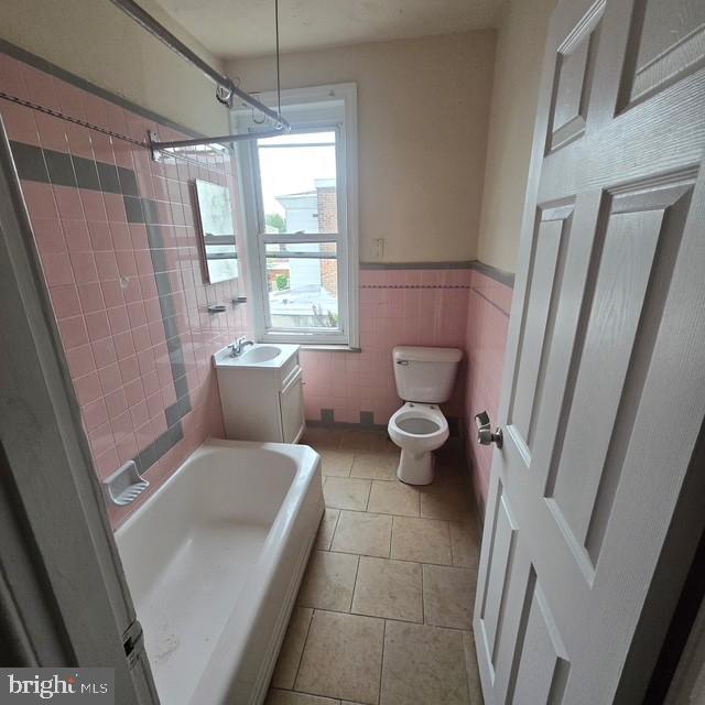 3106 Emerald Street Philadelphia, PA 19134 - Photo 3 of 7