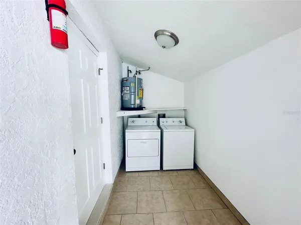 a view of utility room with washer and dryer