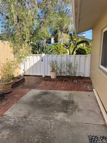 a view of an outdoor space