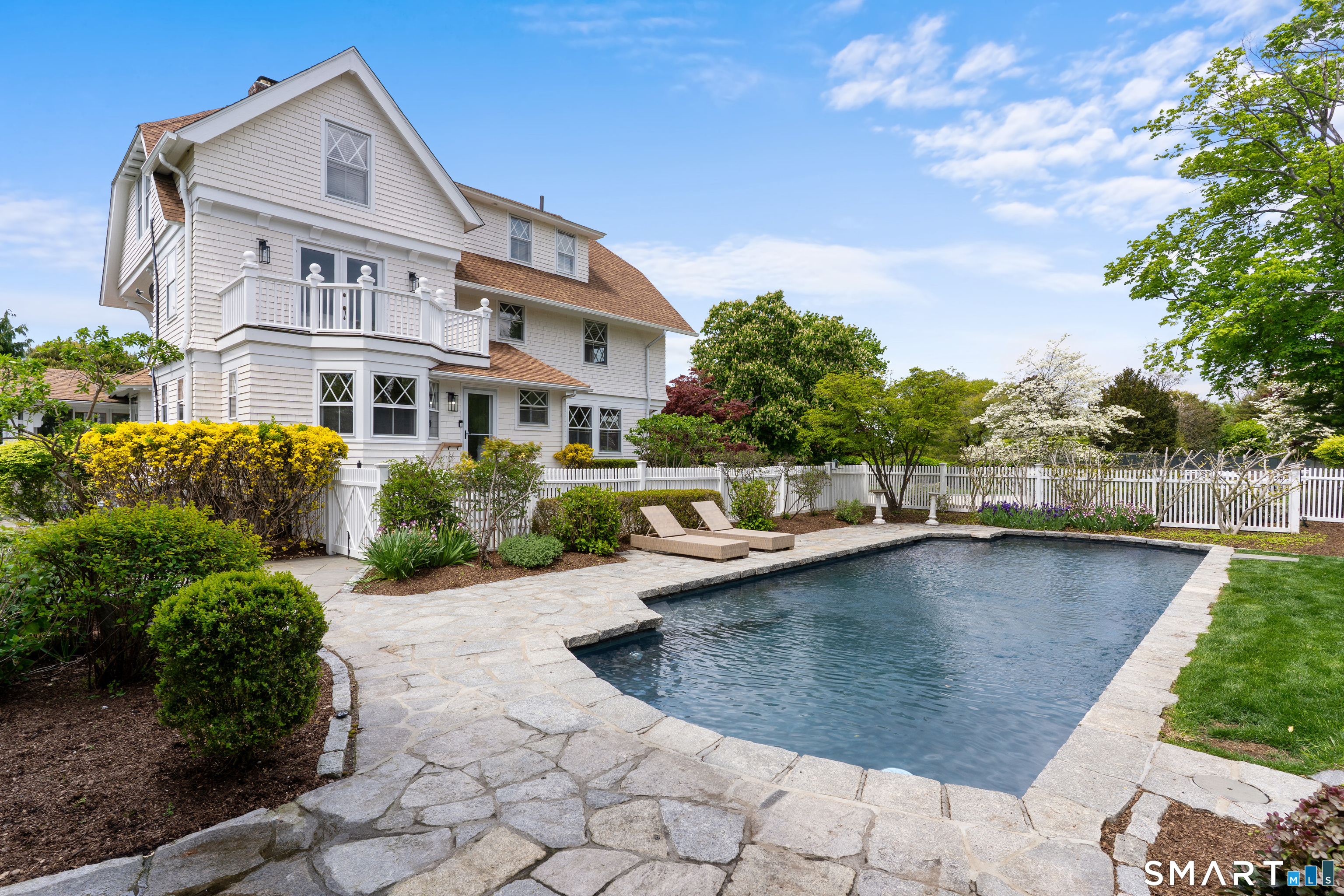40 Rogers Road Stamford, CT 06902 - Photo 36 of 40