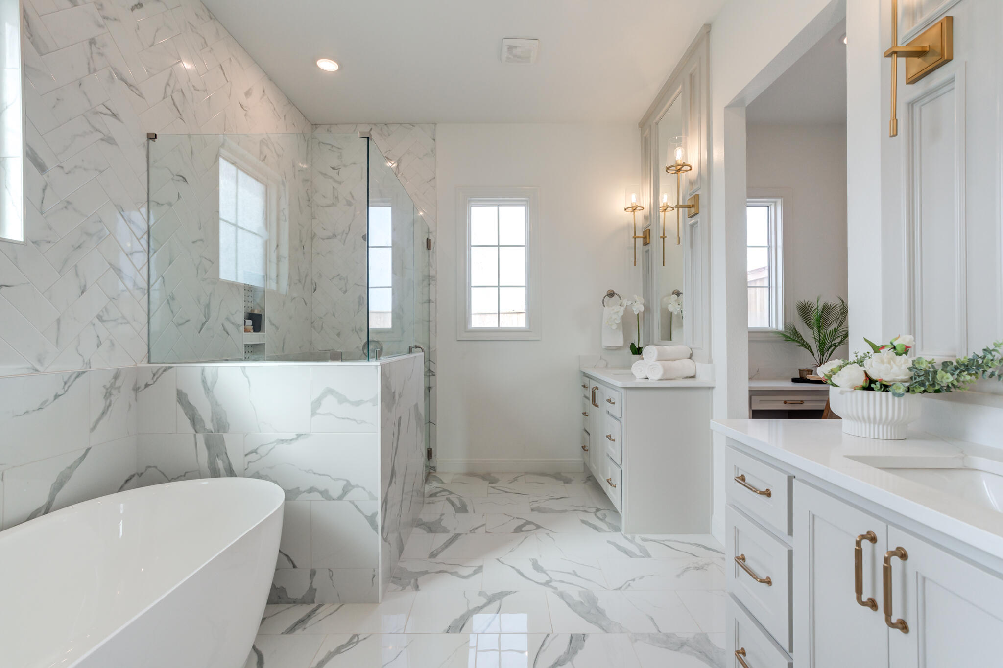 5309 County Road 7670 Lubbock, TX 79424 - Photo 24 of 57 a bathroom with a sink a toilet and mirror