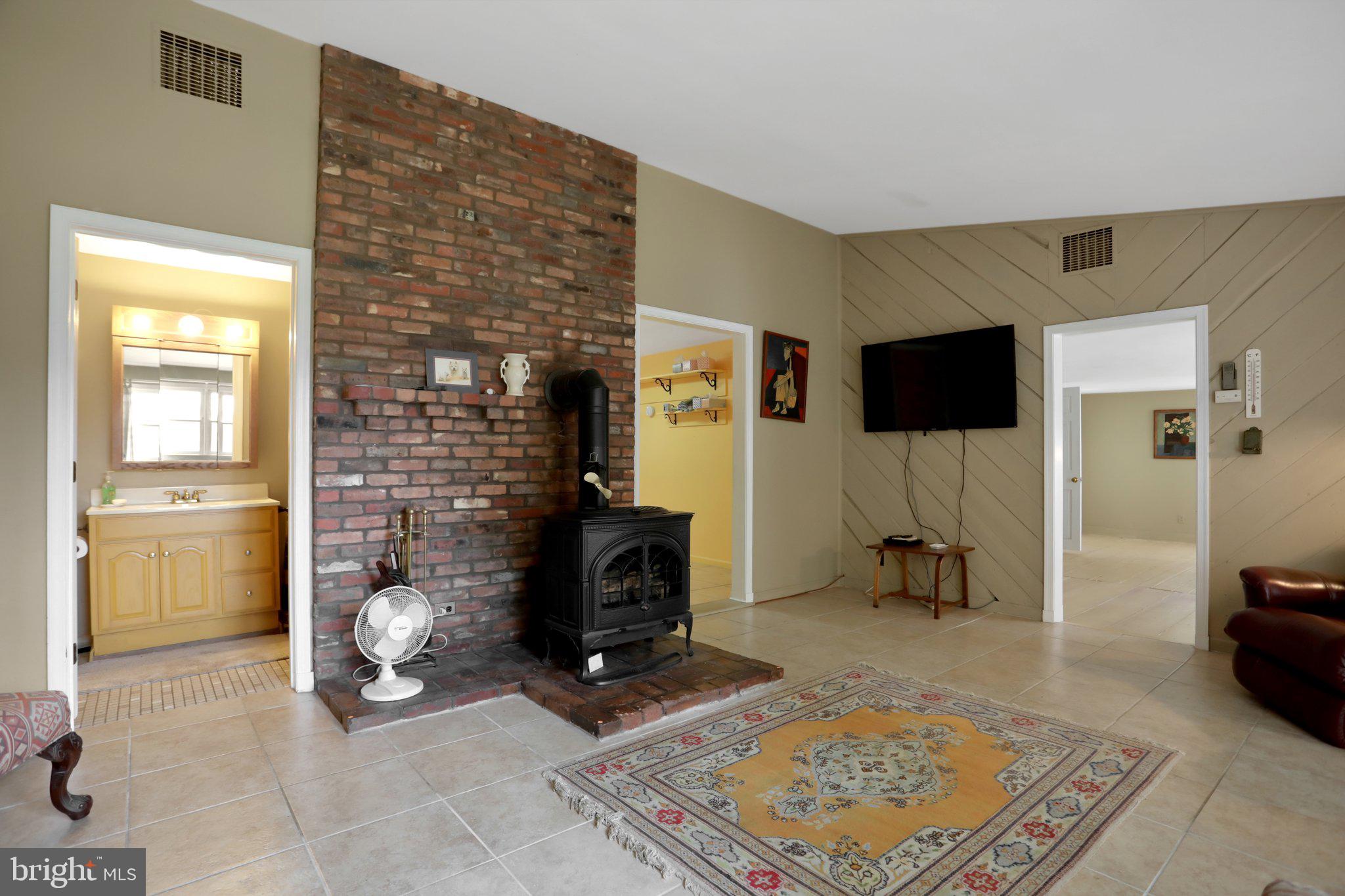 1189 Hartman Road Berkeley Springs, WV 25411 - Photo 8 of 56 Gallery Image 8