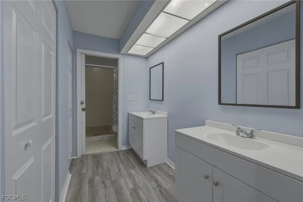 $2,200 | 876 Gulf Pavillion Drive, Unit 202, Naples, FL 34108