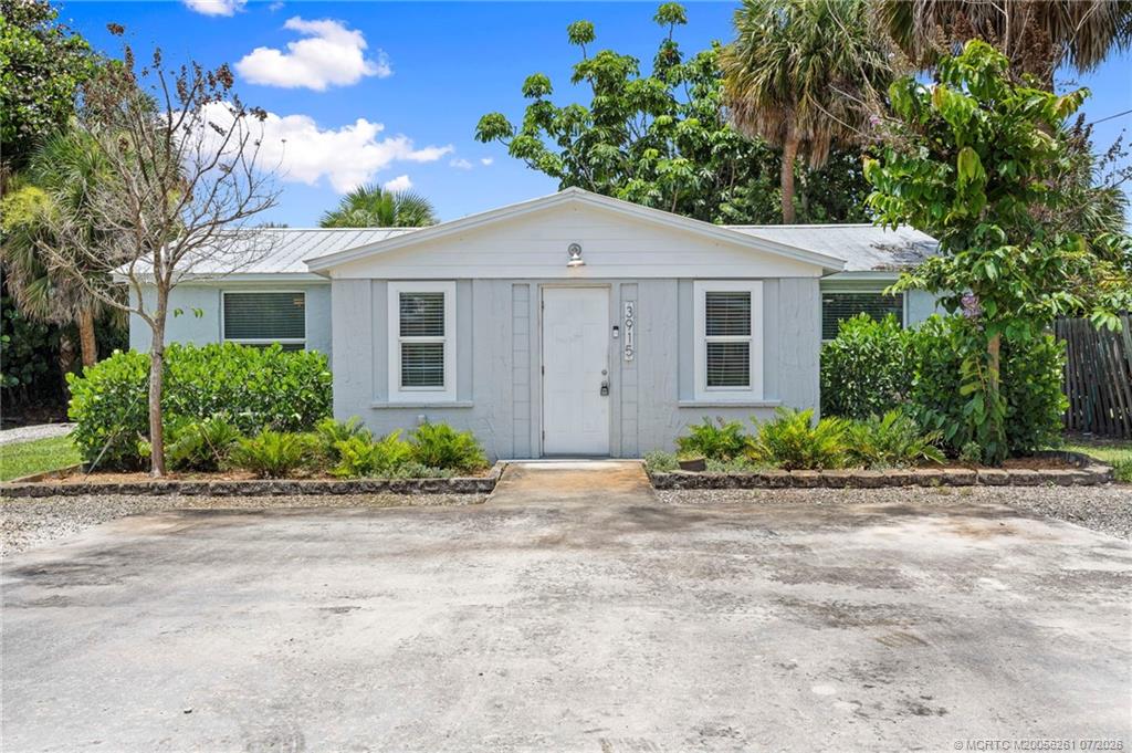 3915 Southeast Salerno Road Stuart, FL 34997 - Photo 5 of 40