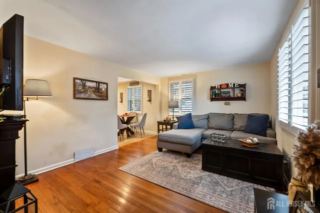 $2,900 | 187 Newman Street, Metuchen, NJ 08840