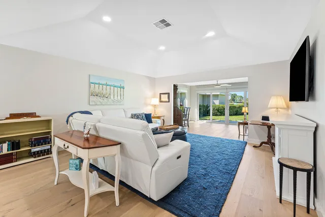 $615,000 | 13731 Eastpointe Way, Palm Beach Gardens, FL 33418