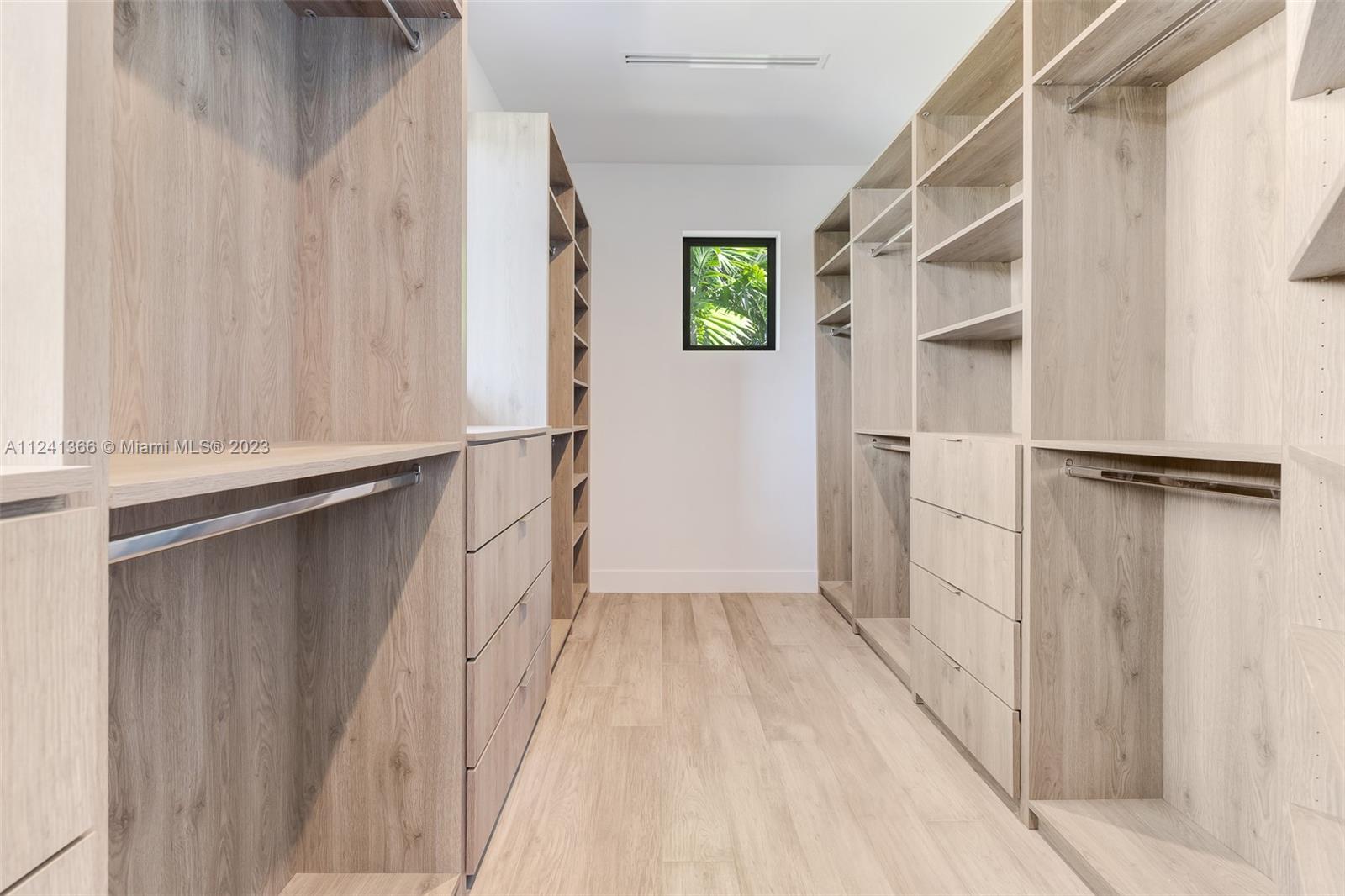 1470 Blue Road Coral Gables, FL 33146 - Photo 27 of 48 Gallery Image 27