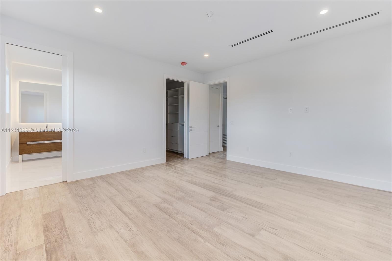1470 Blue Road Coral Gables, FL 33146 - Photo 34 of 48 Gallery Image 34
