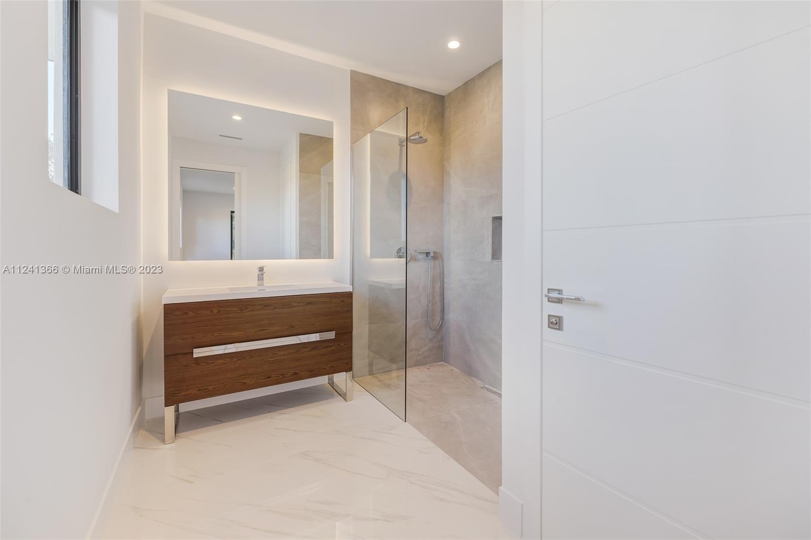 1470 Blue Road Coral Gables, FL 33146 - Photo 35 of 48 Gallery Image 35