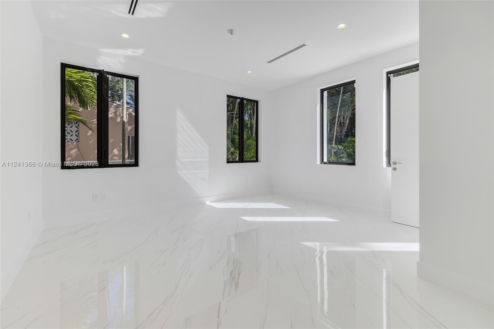 1470 Blue Road Coral Gables, FL 33146 - Photo 38 of 48 Gallery Image 38