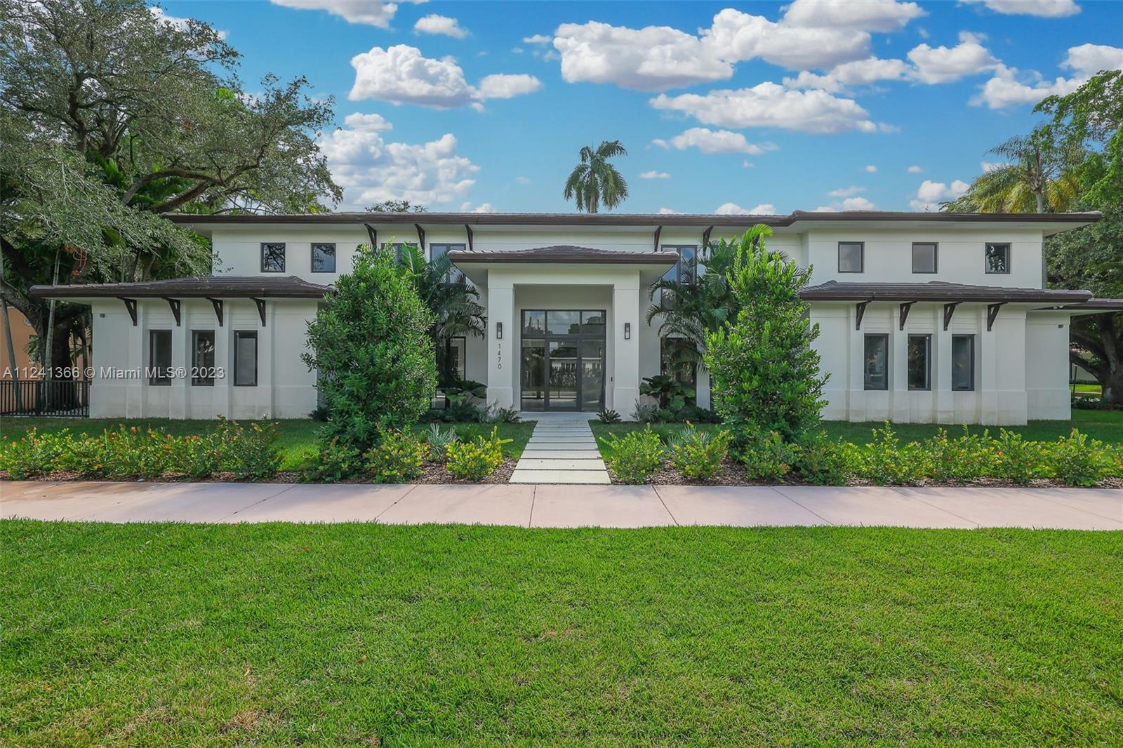 1470 Blue Road Coral Gables, FL 33146 - Photo 4 of 48 Gallery Image 4