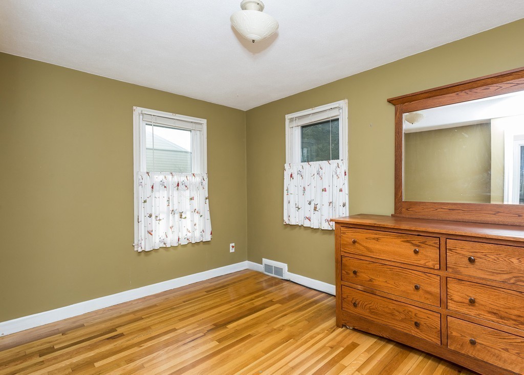 110 Old Brook Road Springfield, MA 01118 - Photo 13 of 15