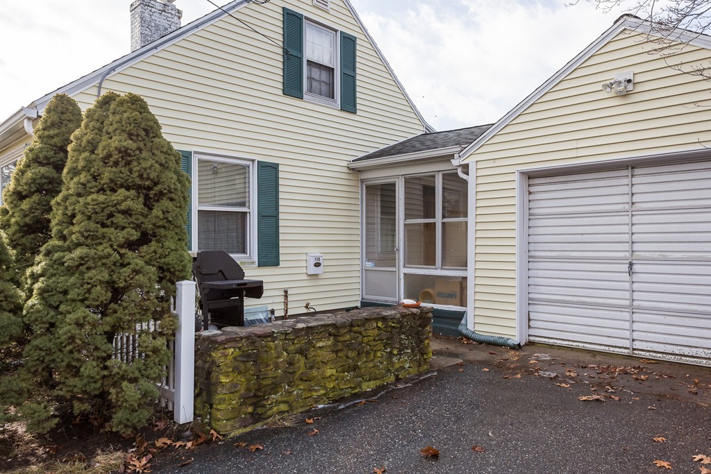110 Old Brook Road Springfield, MA 01118 - Photo 2 of 15