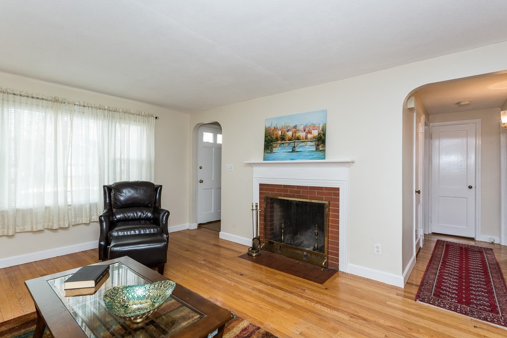 110 Old Brook Road Springfield, MA 01118 - Photo 4 of 15