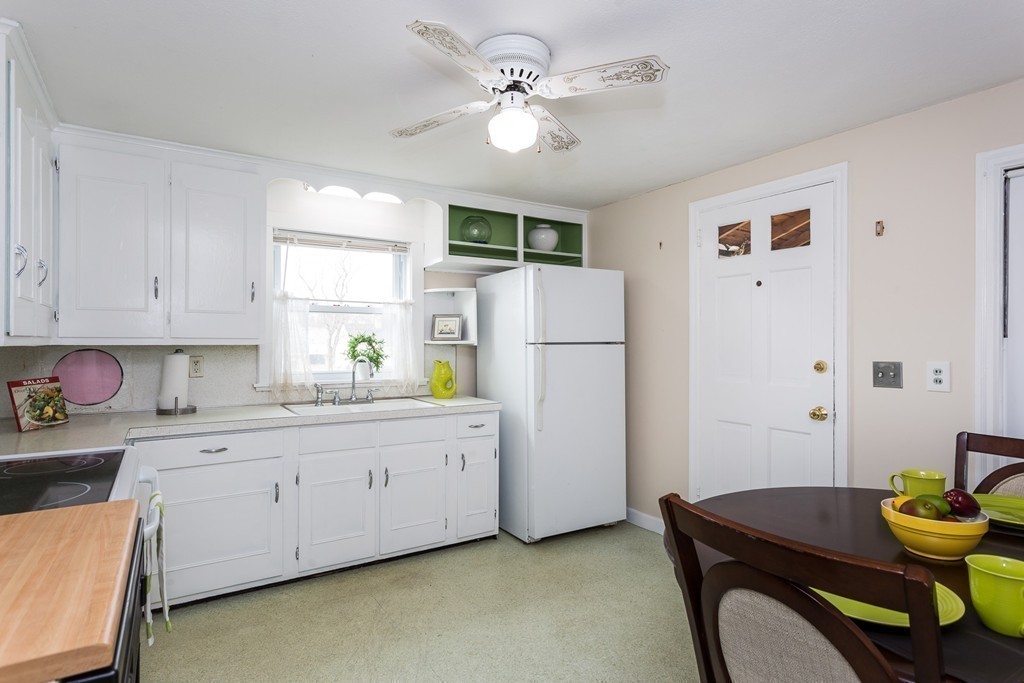 110 Old Brook Road Springfield, MA 01118 - Photo 7 of 15
