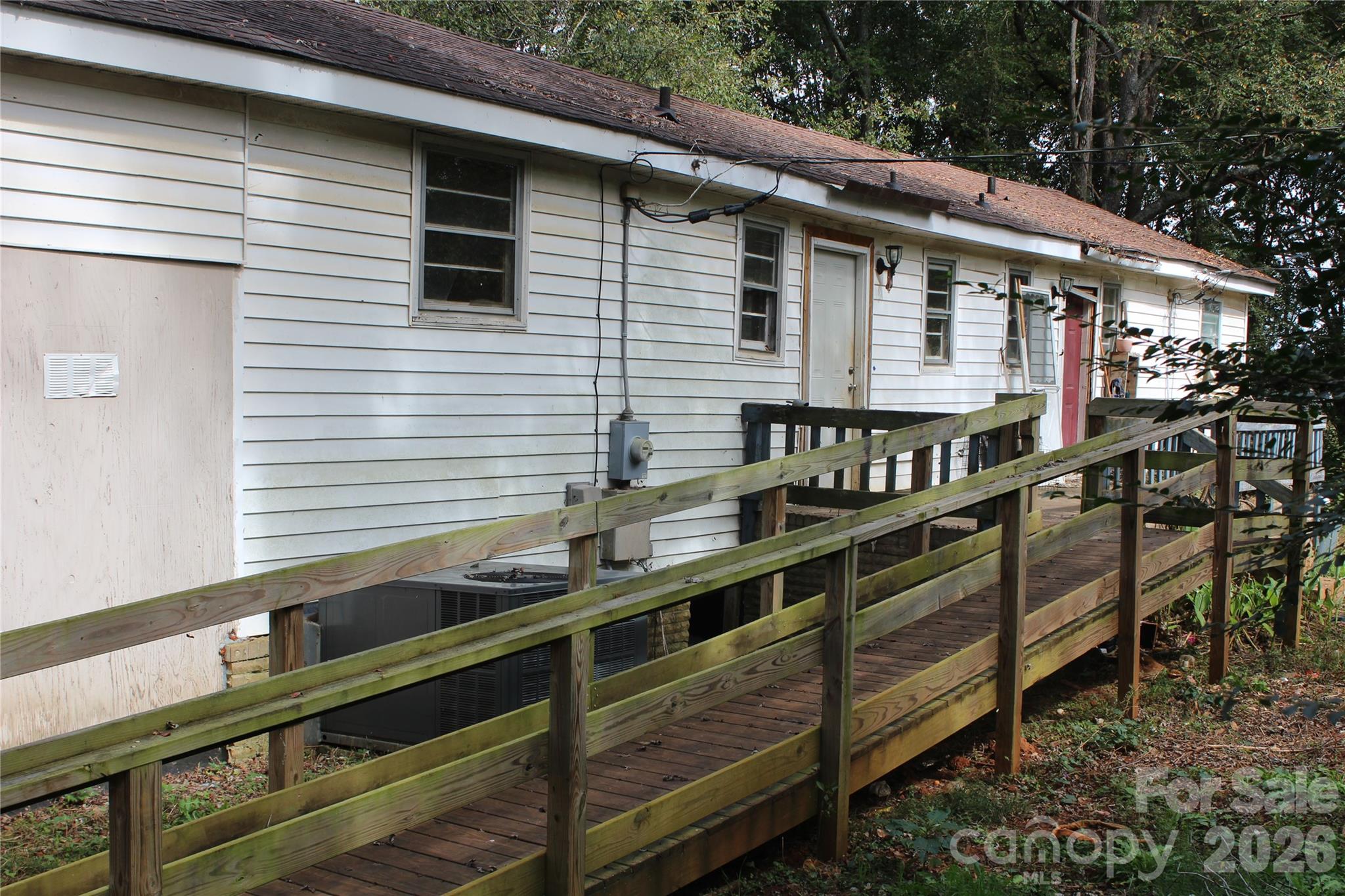 1617 Red Road Shelby, NC 28152 - Photo 5 of 21 a front view of a house with balcony