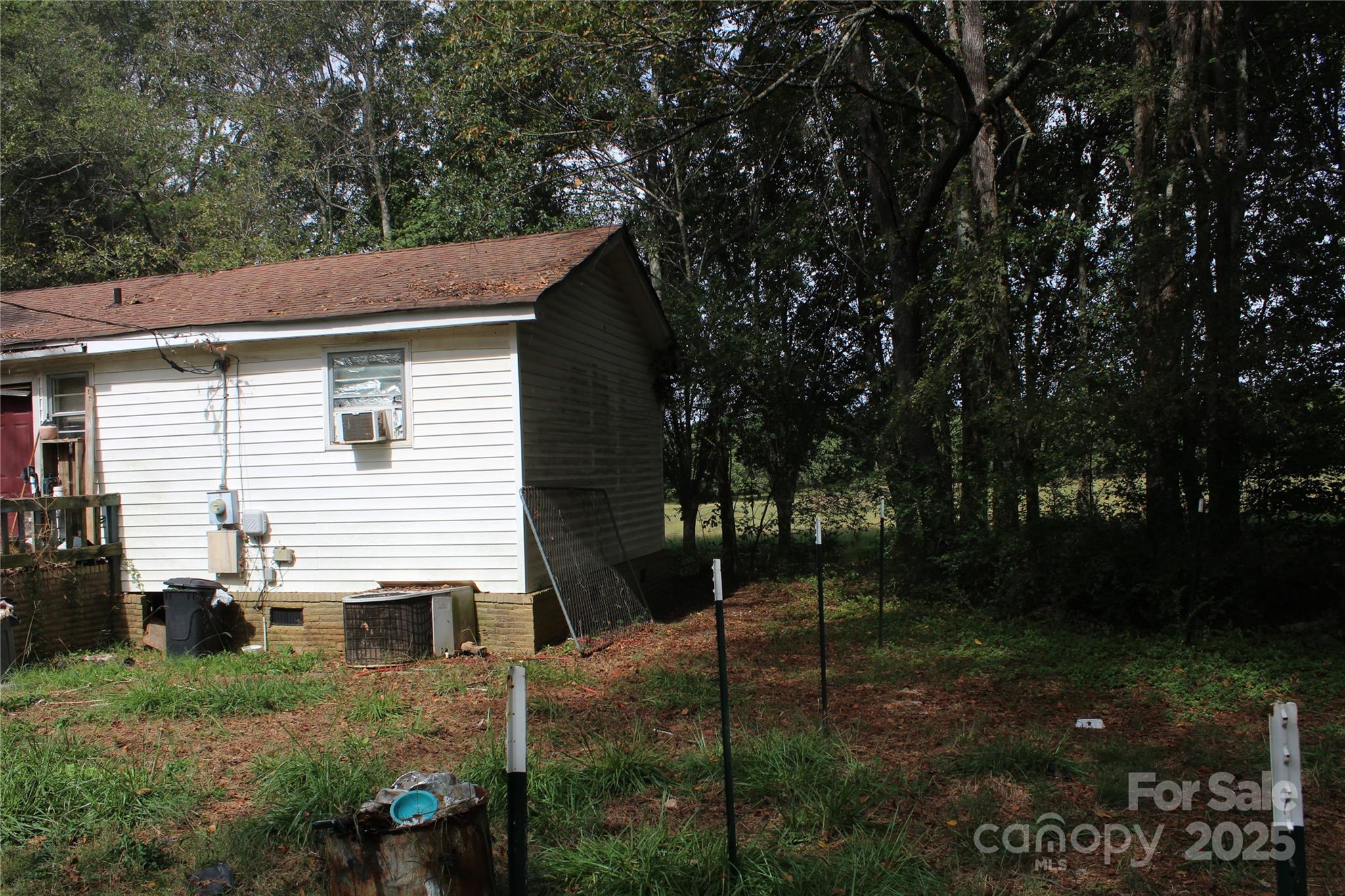 1617 Red Road Shelby, NC 28152 - Photo 8 of 9 a view of a house with backyard