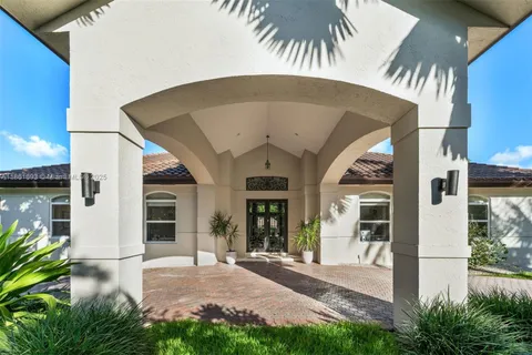 $4,250,000 | 12801 Old Cutler Road, Pinecrest, FL 33156